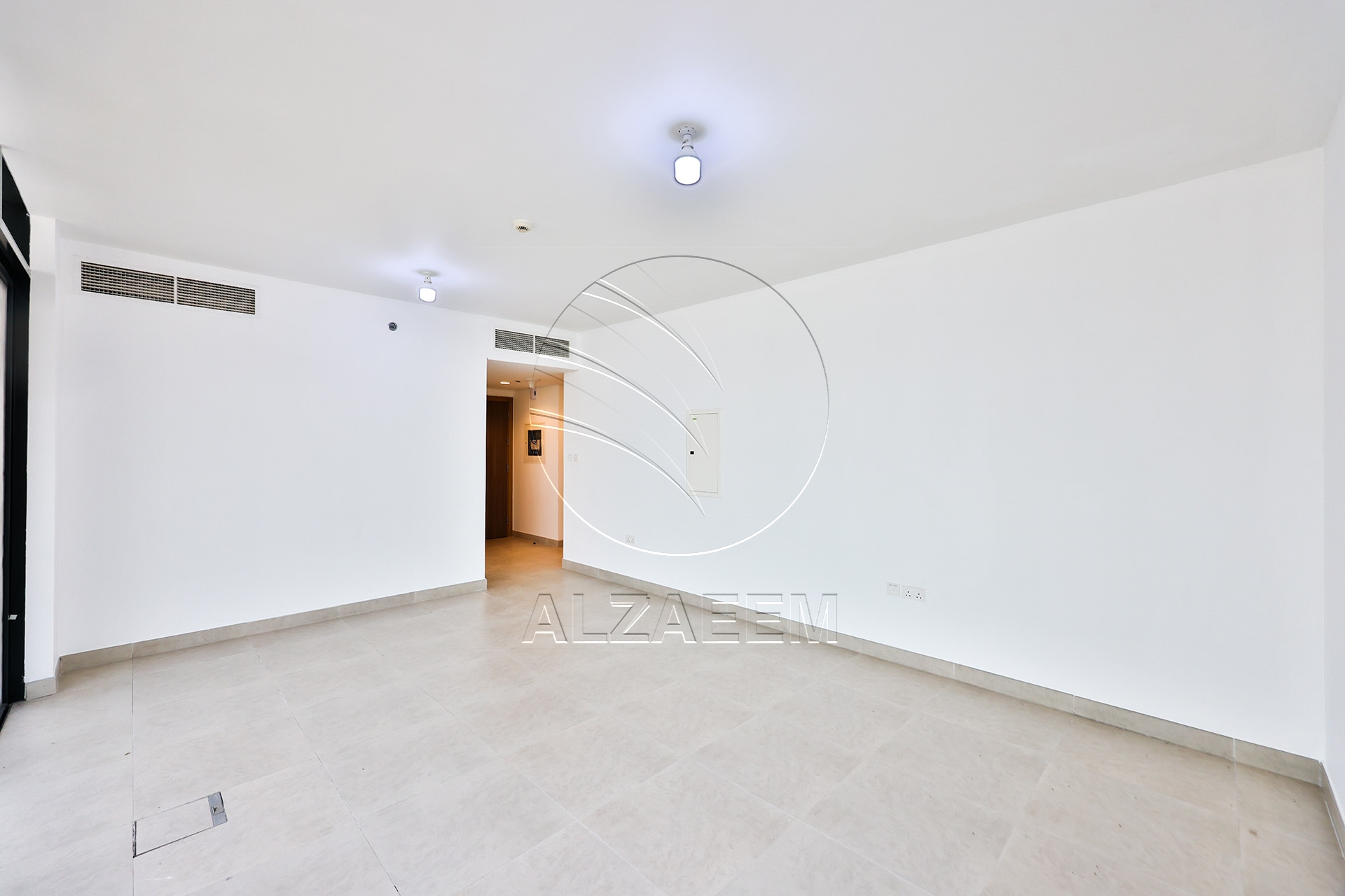 HOT DEAL! Corner Unit – Partial Sea View | Parking