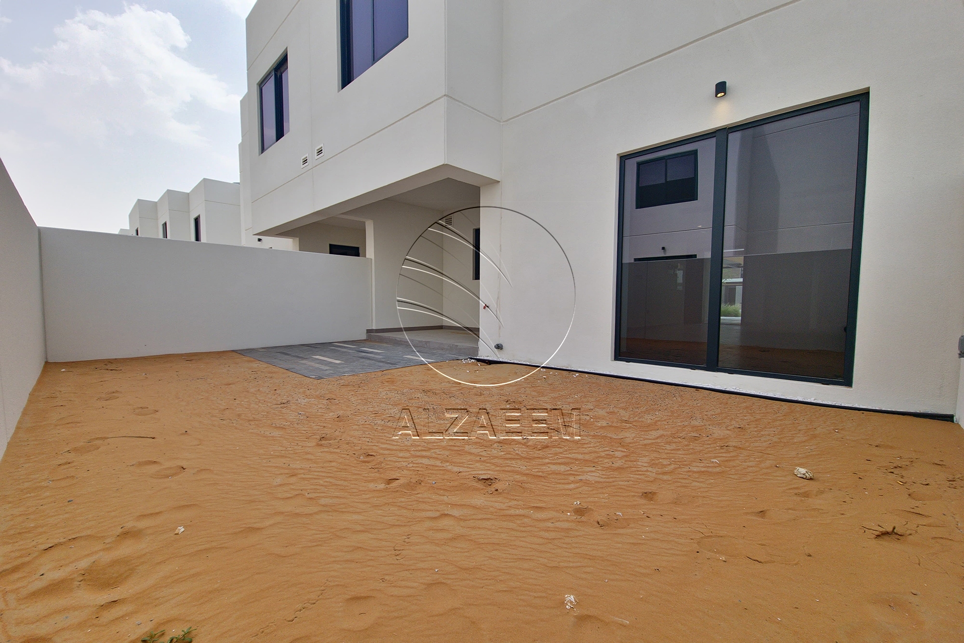 √ VACANT! Corner | Big Plot | Double Row √