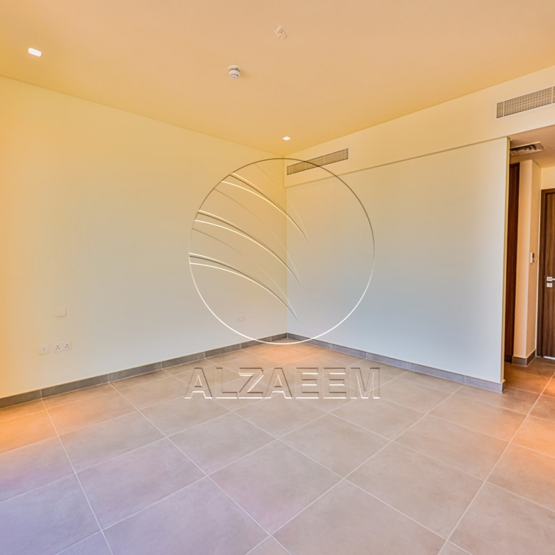 HOT! Single Row – Mid Unit | VACANT