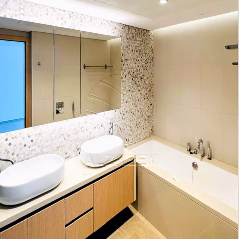 VACANT | High Floor | Partial Sea and Golf view
