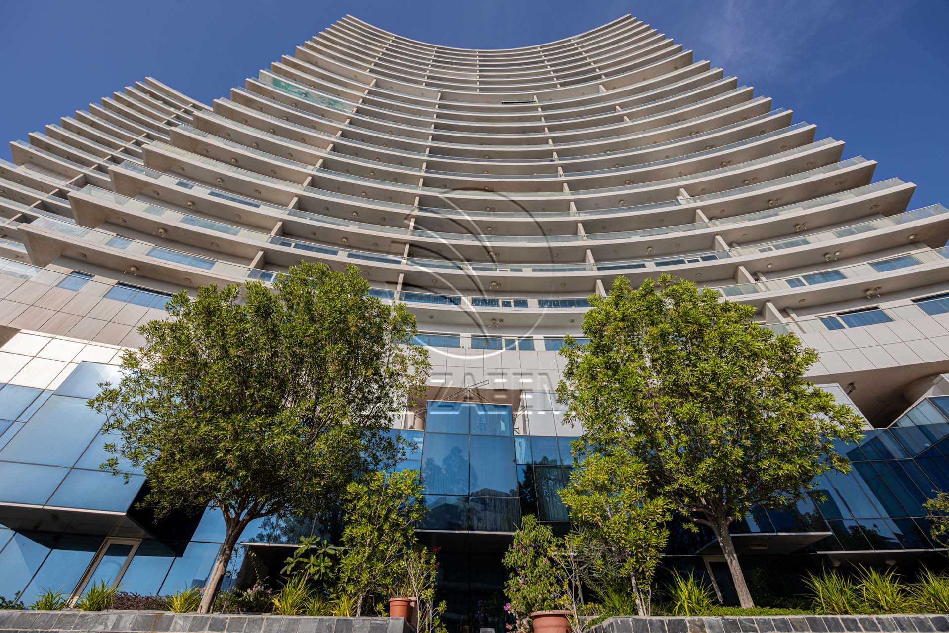 √Ideal for Business | Direct Access to Main Road√