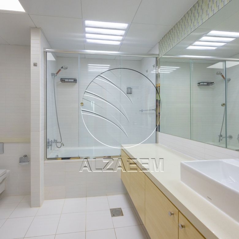 Vacant | Fully renovated unit | Sea View