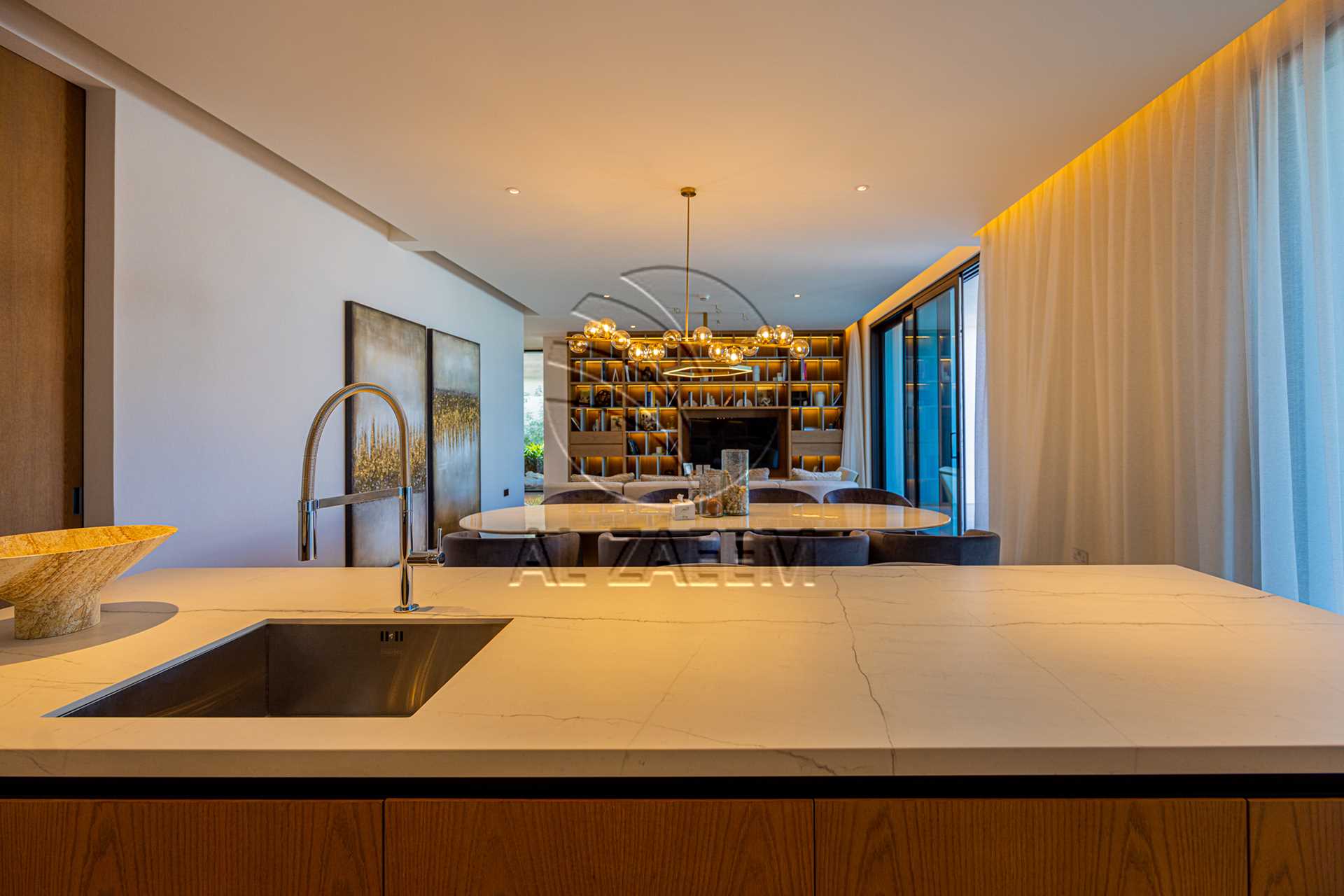 Alsidr | High Ceiling | Single Row Corner