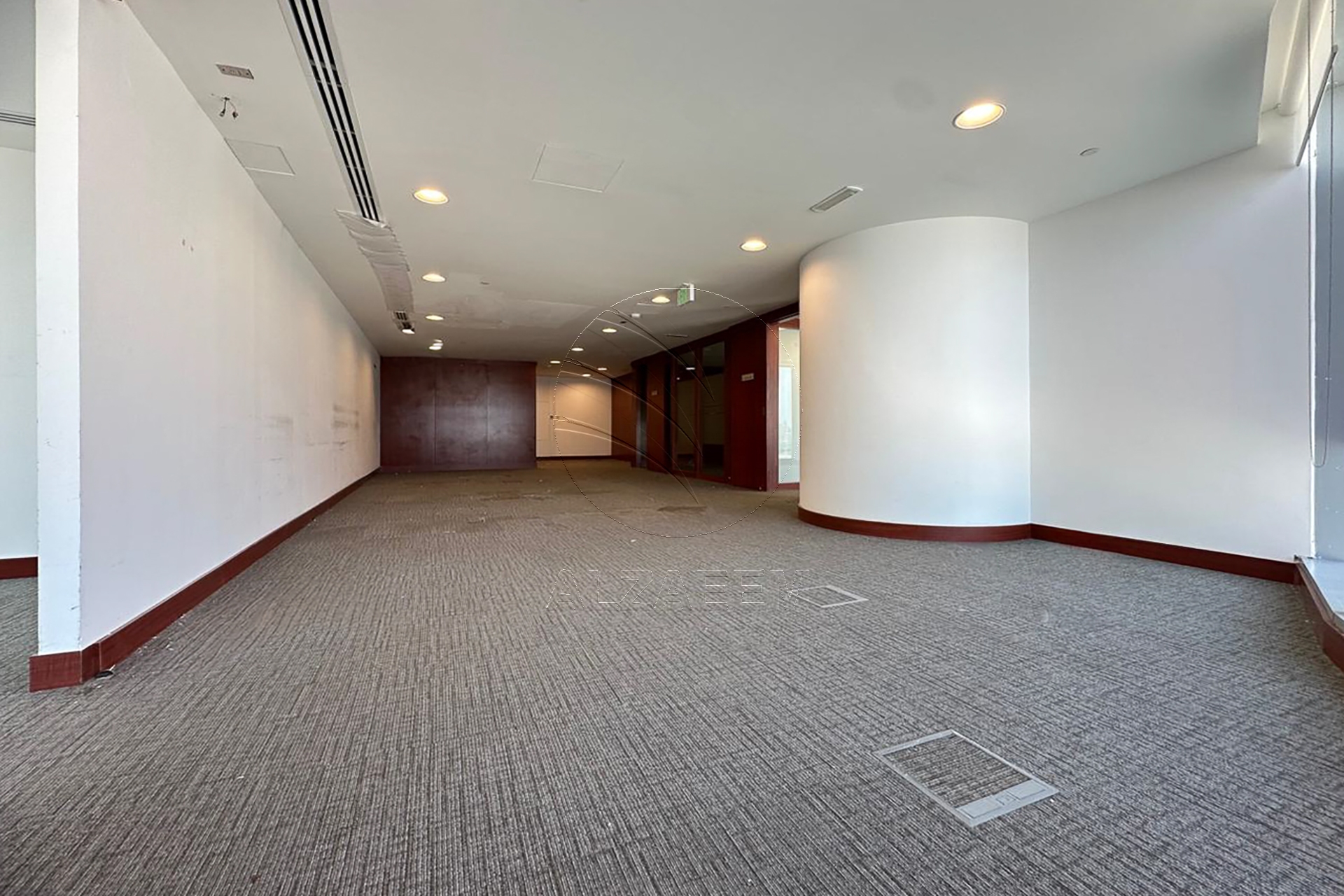 High Level Fitted Office Facing the Canal