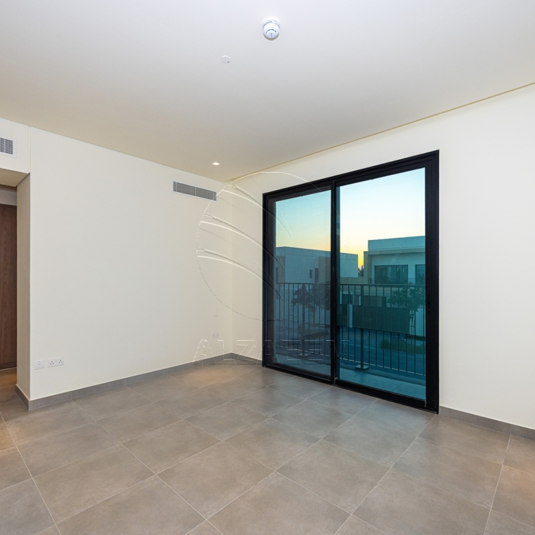Stand Alone |Single Row -Corner | Golf Course View