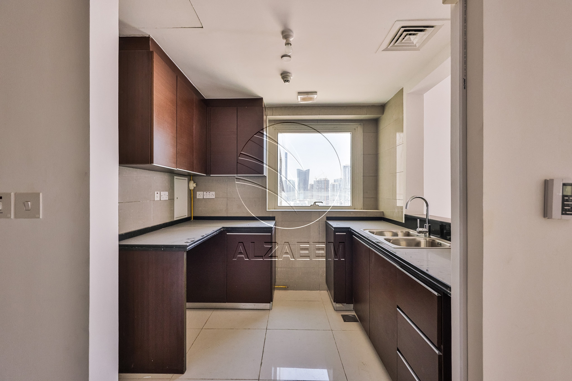 HIGH Level | BIG LAYOUT | Balcony | Open Kitchen