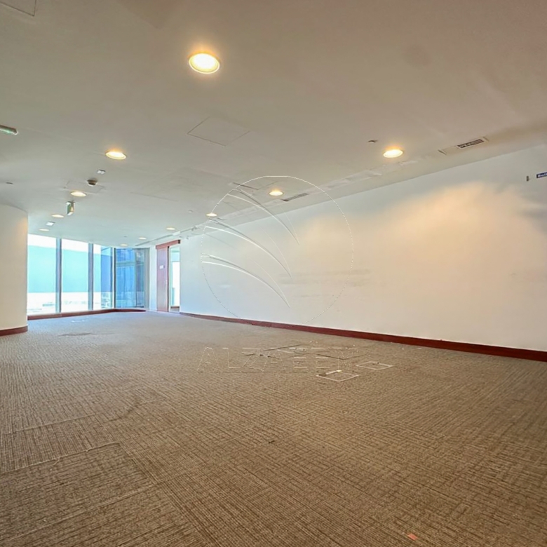 High Level Fitted Office Facing the Canal