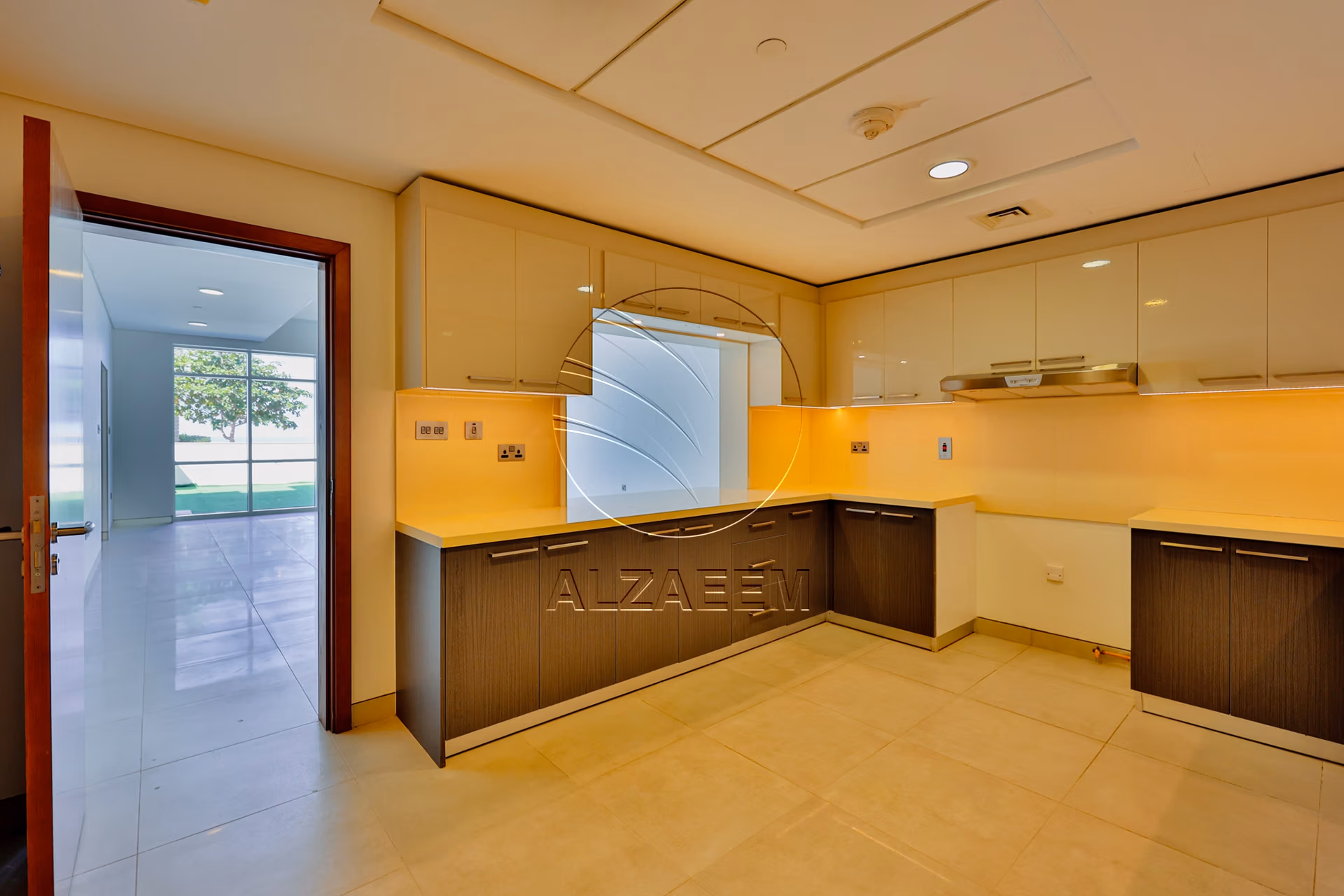 √ Luxurious Sea View Simplex Townhouse | VACANT √