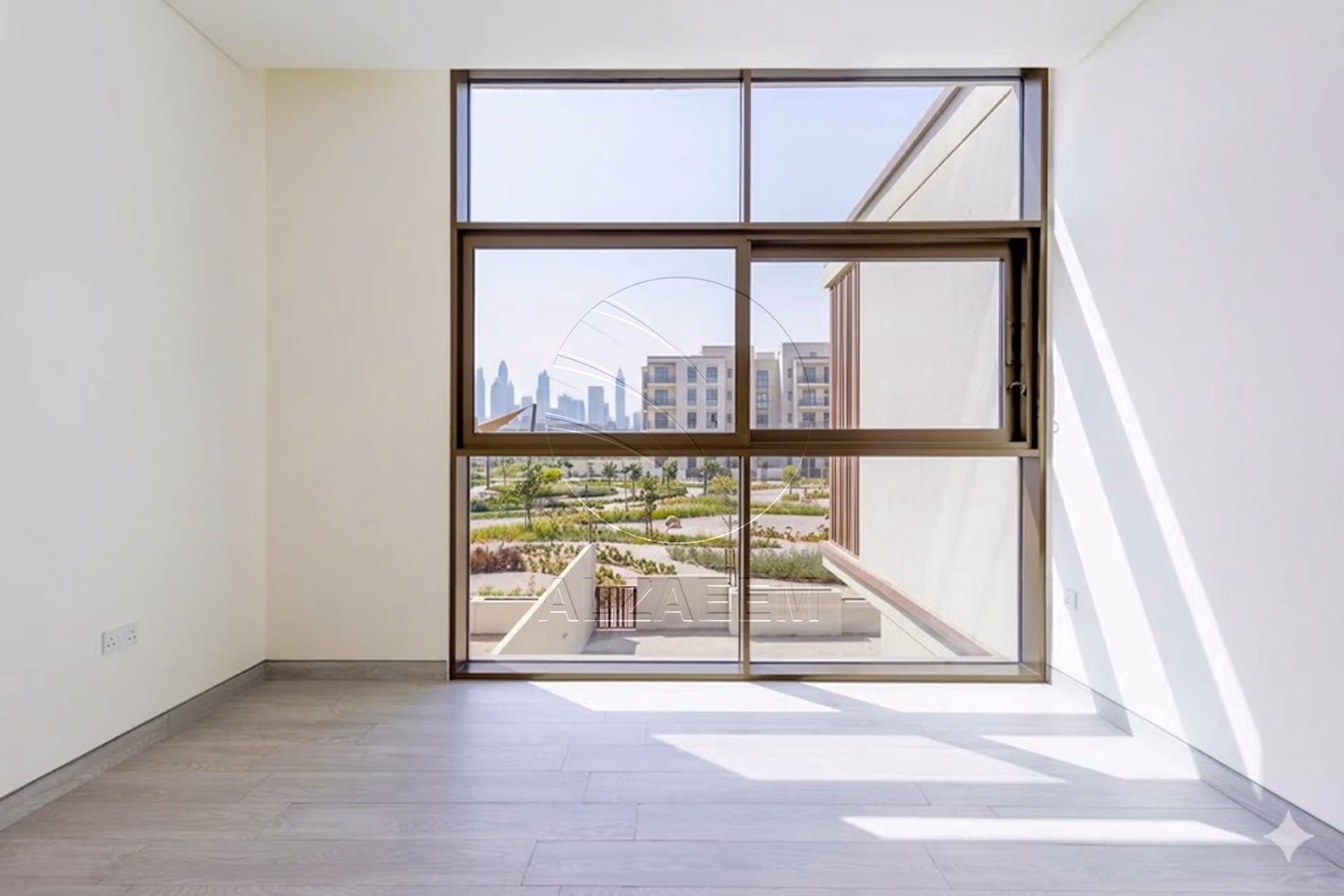 Single Row | Meticulously Landscaped |Next to Park
