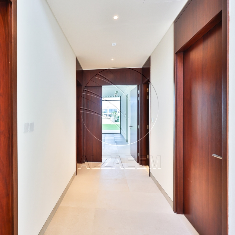 Landscaped Garden | Huge Plot | V4 Executive