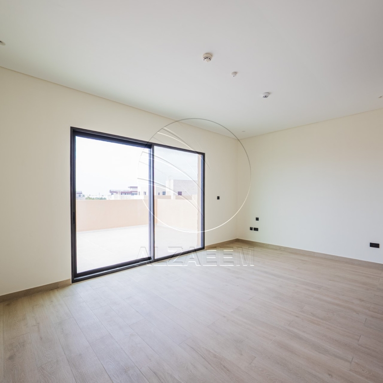 Single Row Villa | Huge Plot | Ready for Occupancy