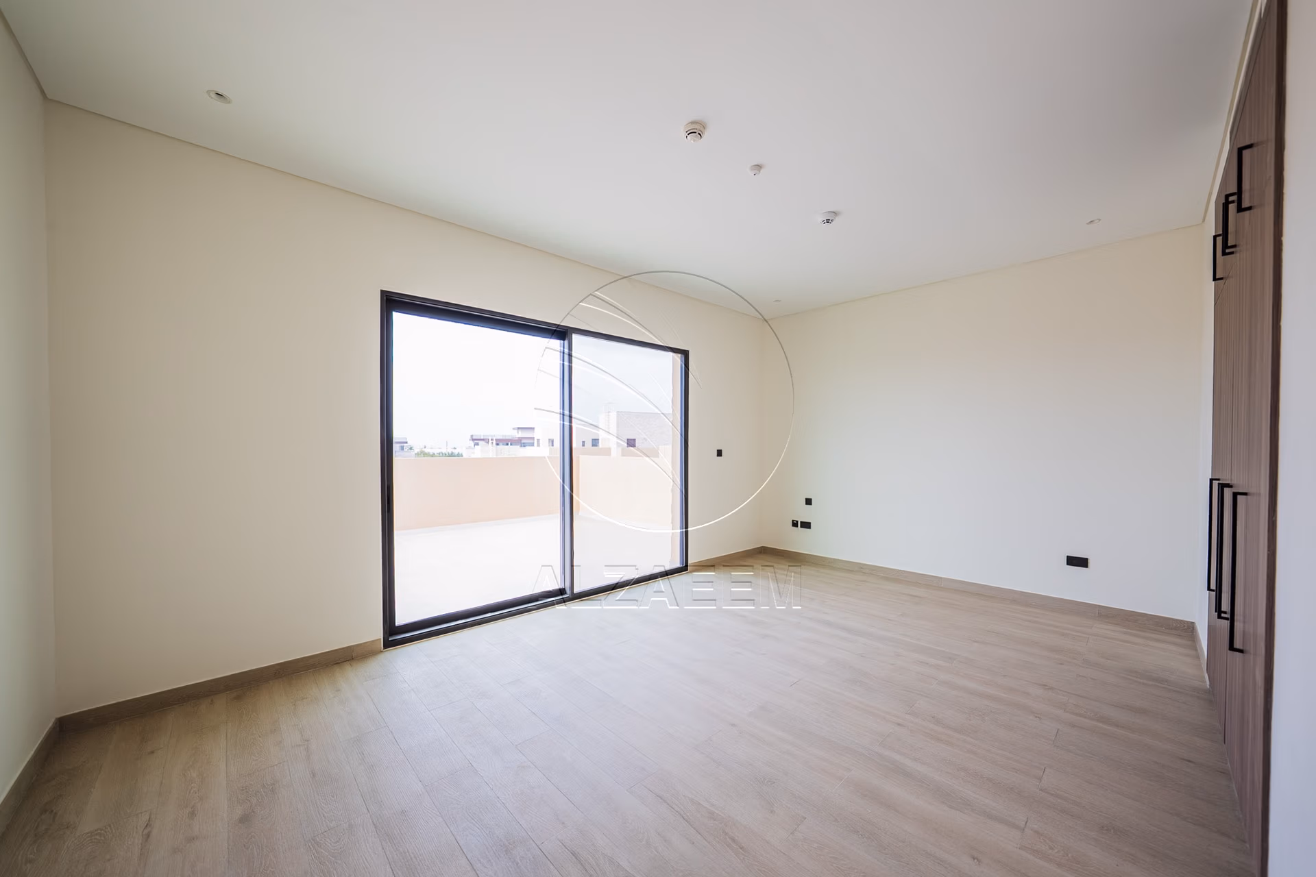 Single Row Villa | Huge Plot | Ready for Occupancy
