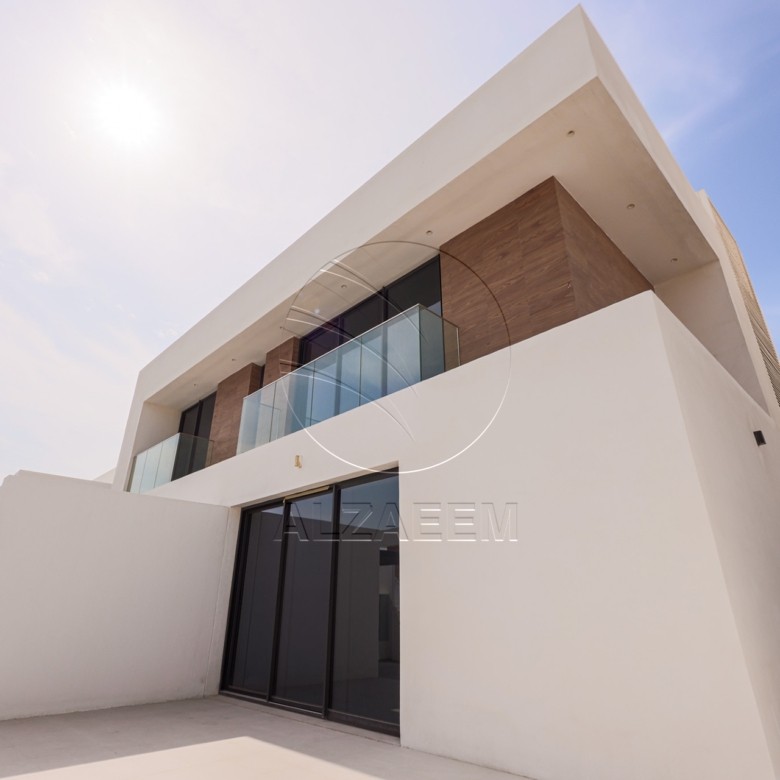 HOT! Corner Villa | Prestigious Gated Community