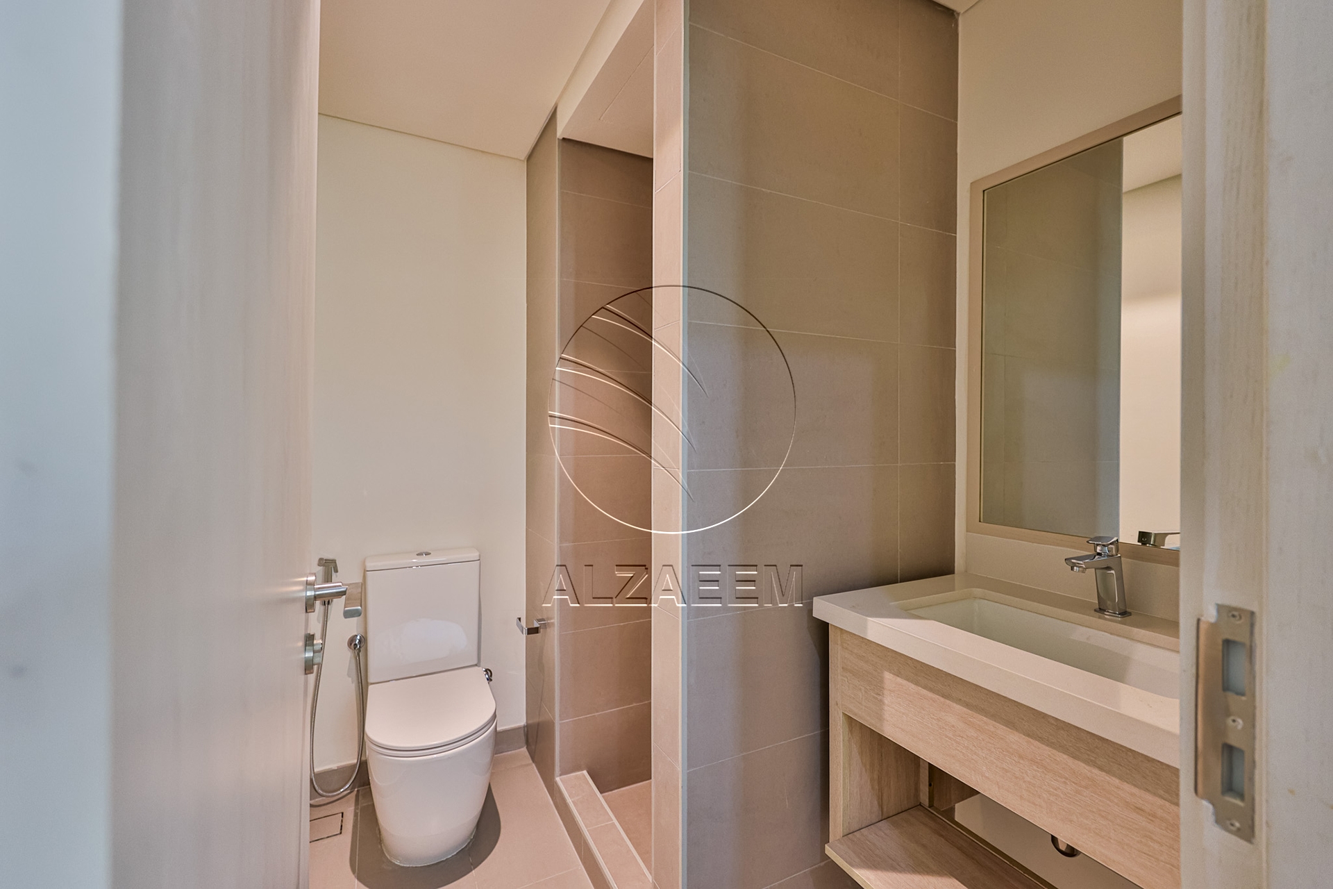 Single Row | Semi Corner and High End Location