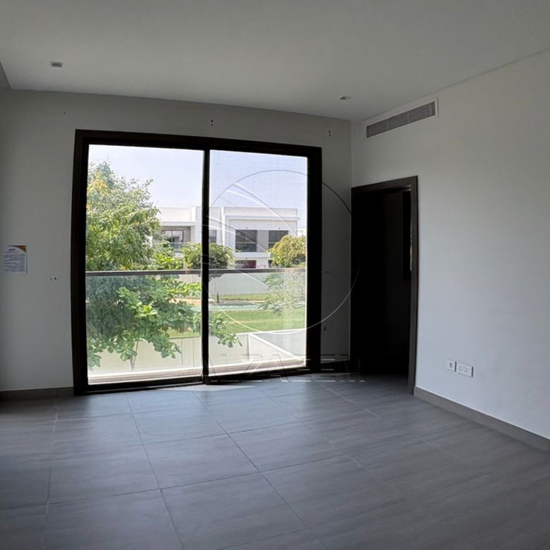 Single Row Corner | Ready to Move | PRIME LOCATION