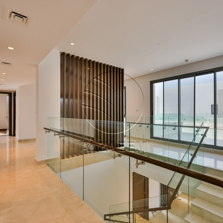 Golf Course View Villa + 1047Sqm Landscaped Plot