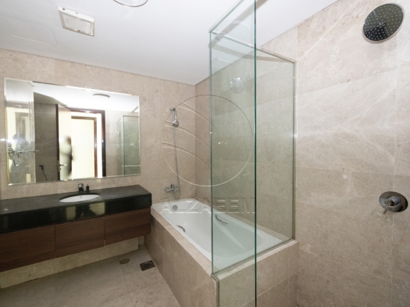 Vacant | High Level ! 3BR + Maid | Sea View