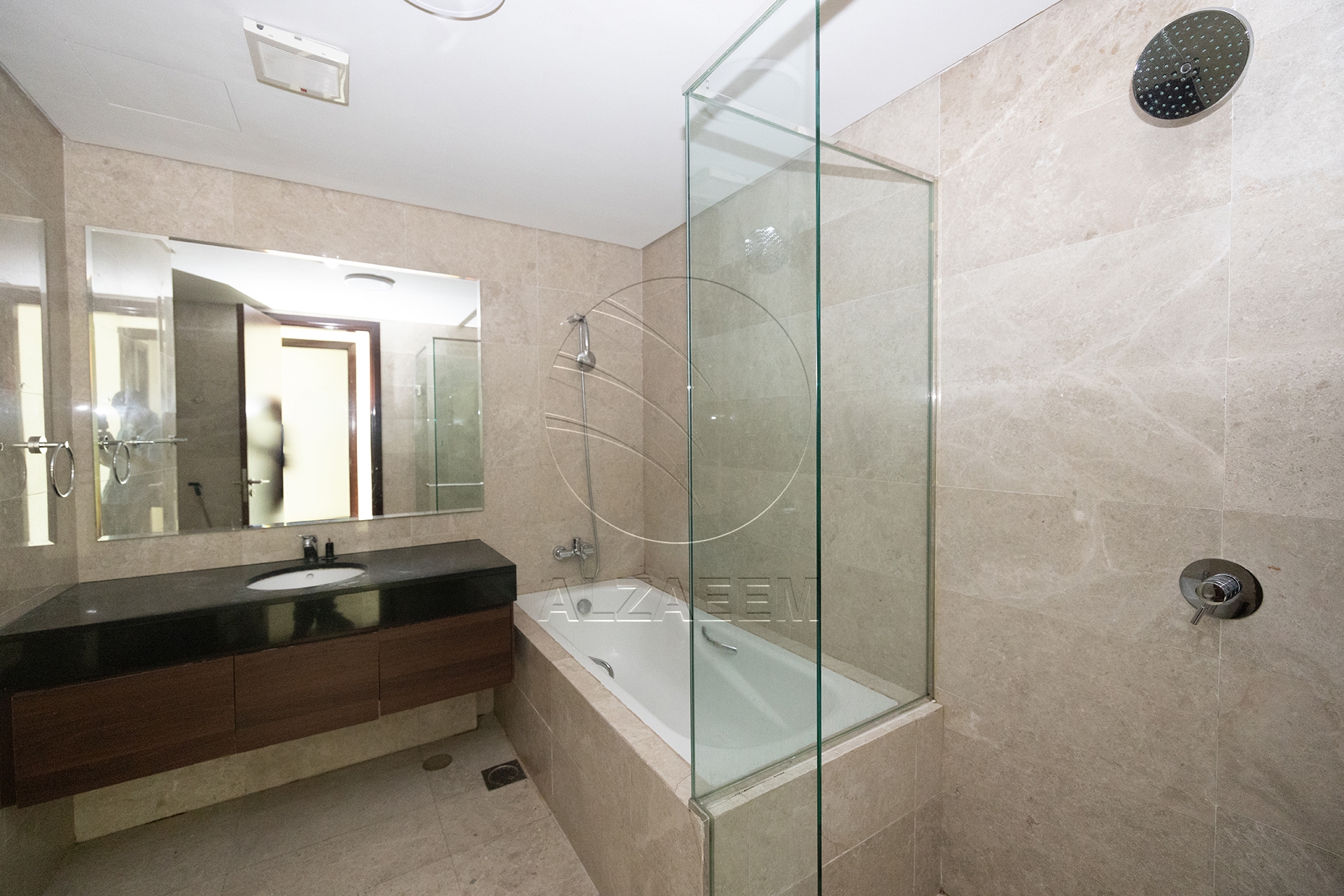 Vacant | High Level ! 3BR + Maid | Sea View