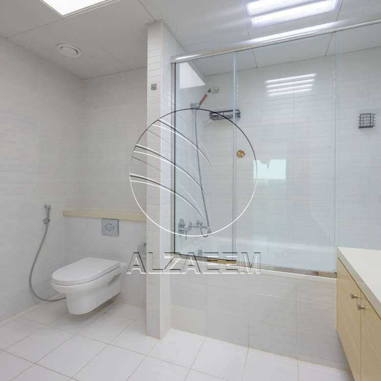 Vacant | Fully renovated unit | Sea View