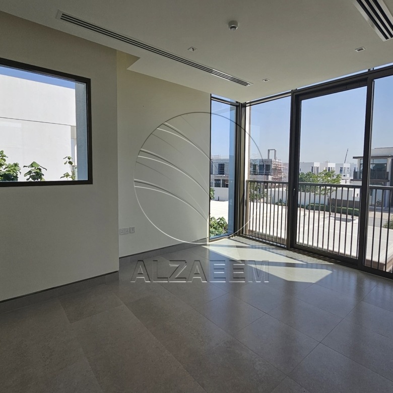 Stunning Location | 4BR+M+D | Vacant Soon!