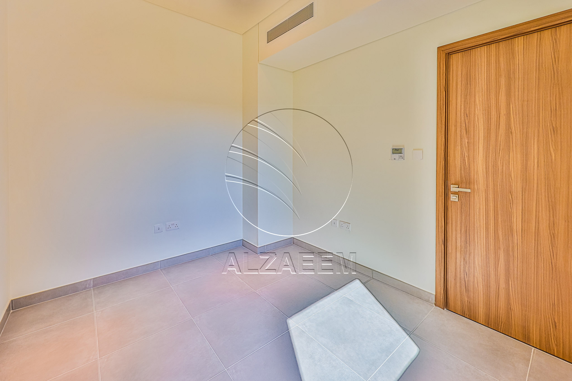 HOT! Single Row – Mid Unit | VACANT