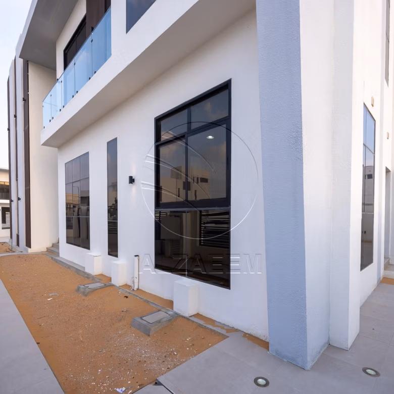 Corner | High Quality Finishing| High Ceiling