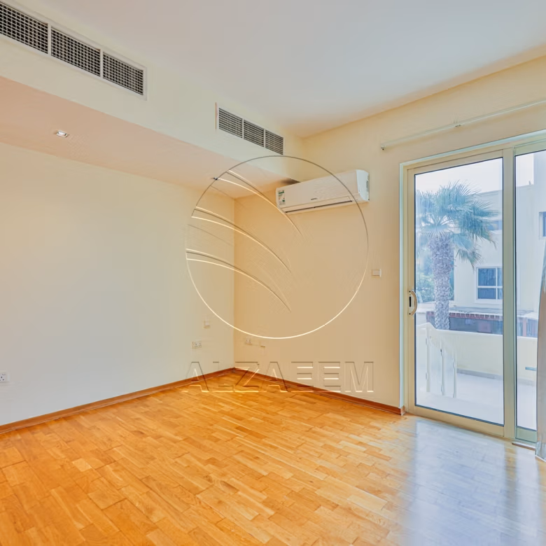 √ Private Pool | Type A | Tenanted | CORNER √