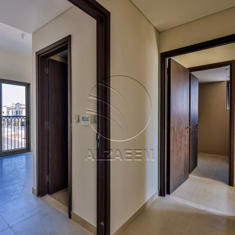 √CASARES | Single Row -CORNER | Prime Location√