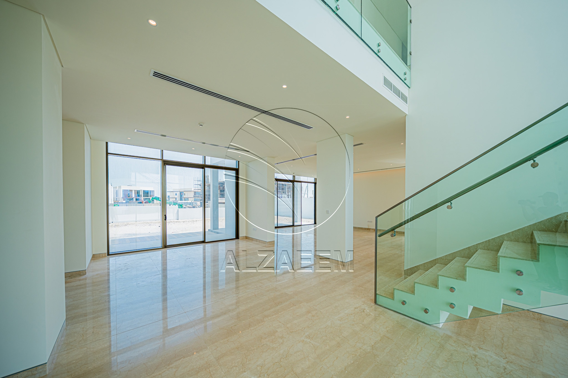 VACANT Exclusive V-5 SELECT | Partial Sea View