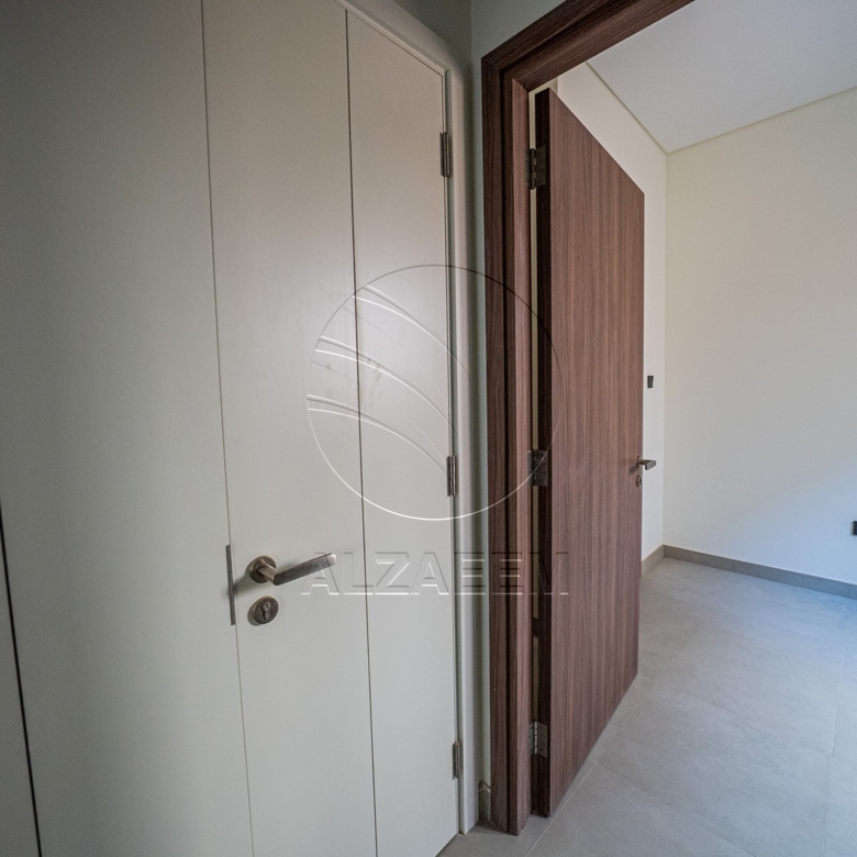 Single Row Villa | Huge Plot | Ready for Occupancy