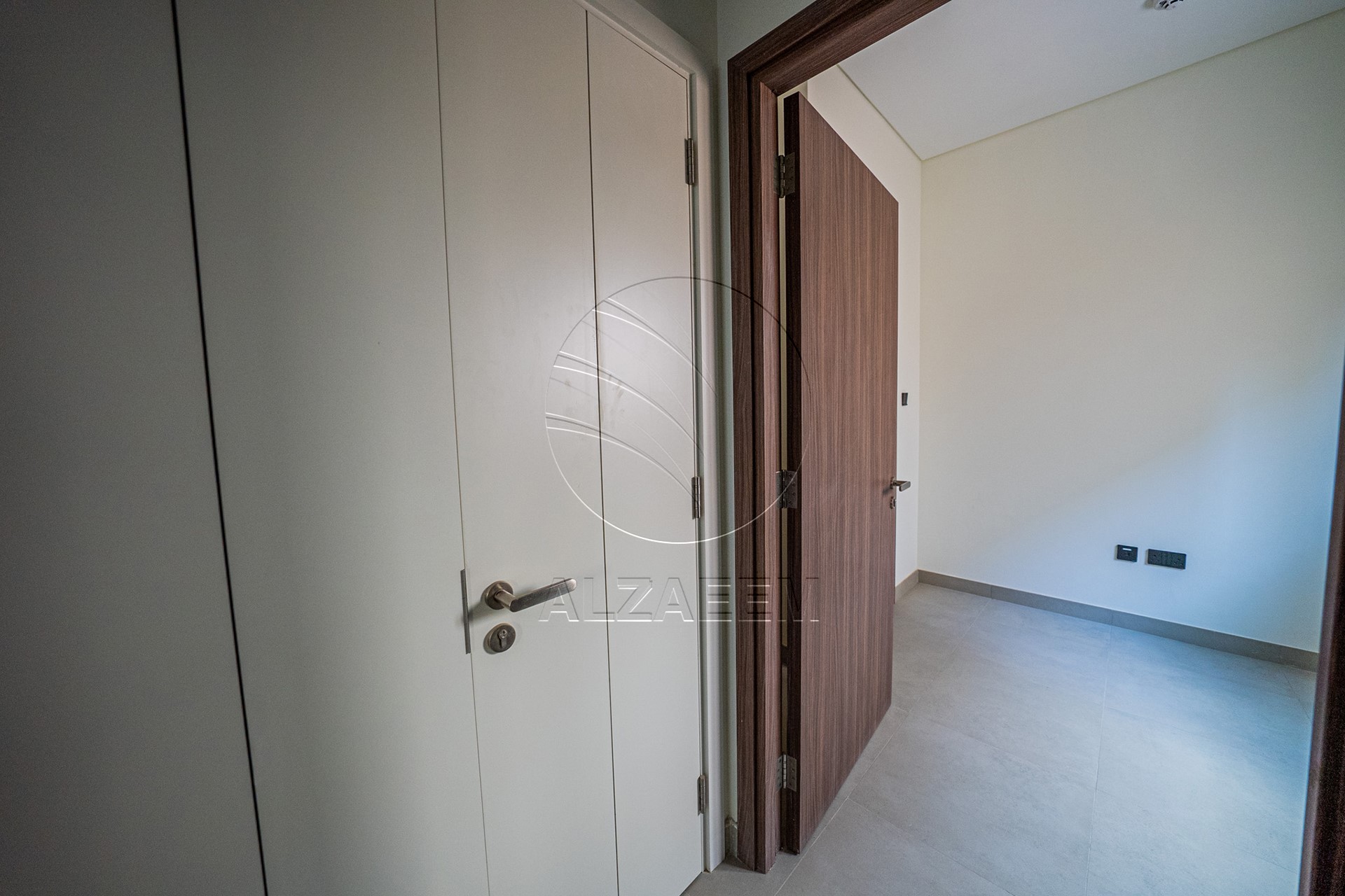 Single Row Villa | Huge Plot | Ready for Occupancy