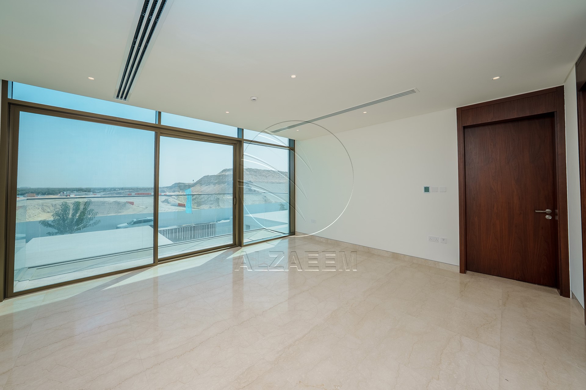 √Seafront VIP Villa | Single Row Corner Big Plot√