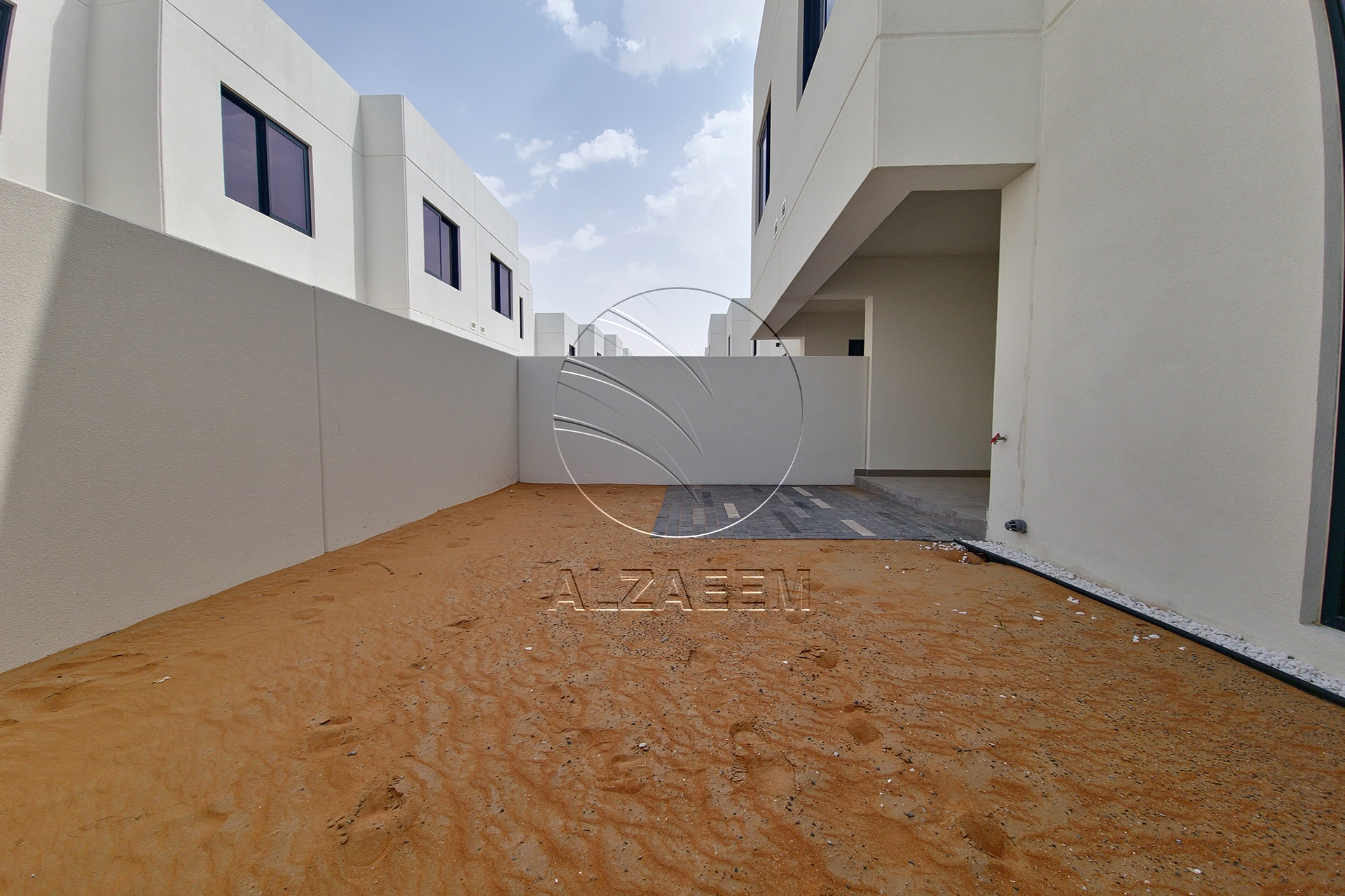 √ VACANT! Corner | Big Plot | Double Row √