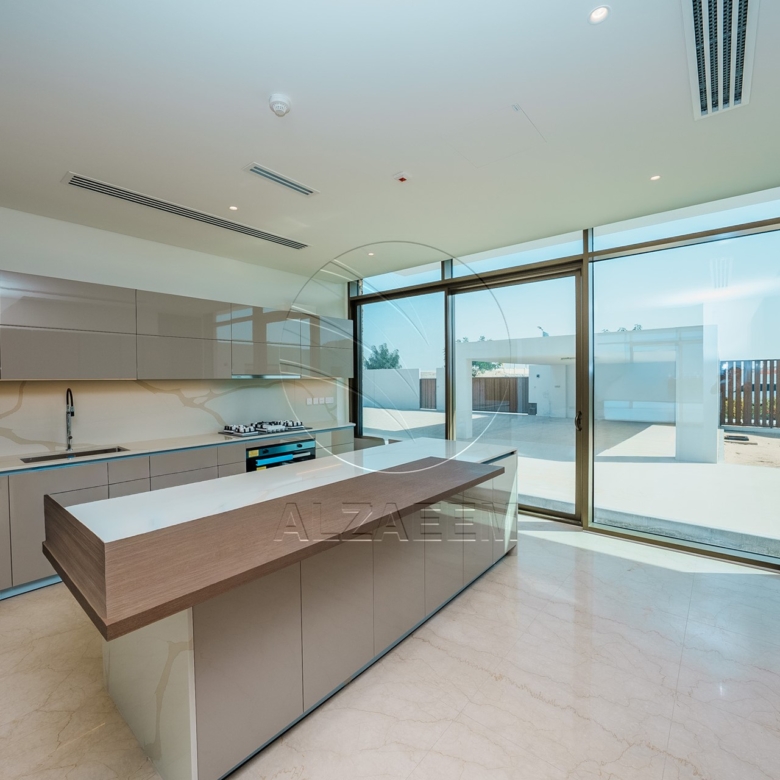 √Seafront VIP Villa | Single Row Corner Big Plot√