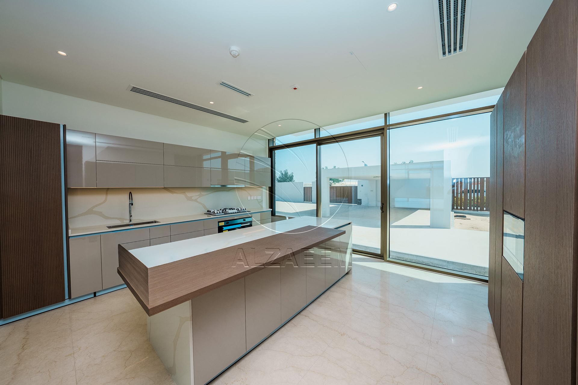 √Seafront VIP Villa | Single Row Corner Big Plot√