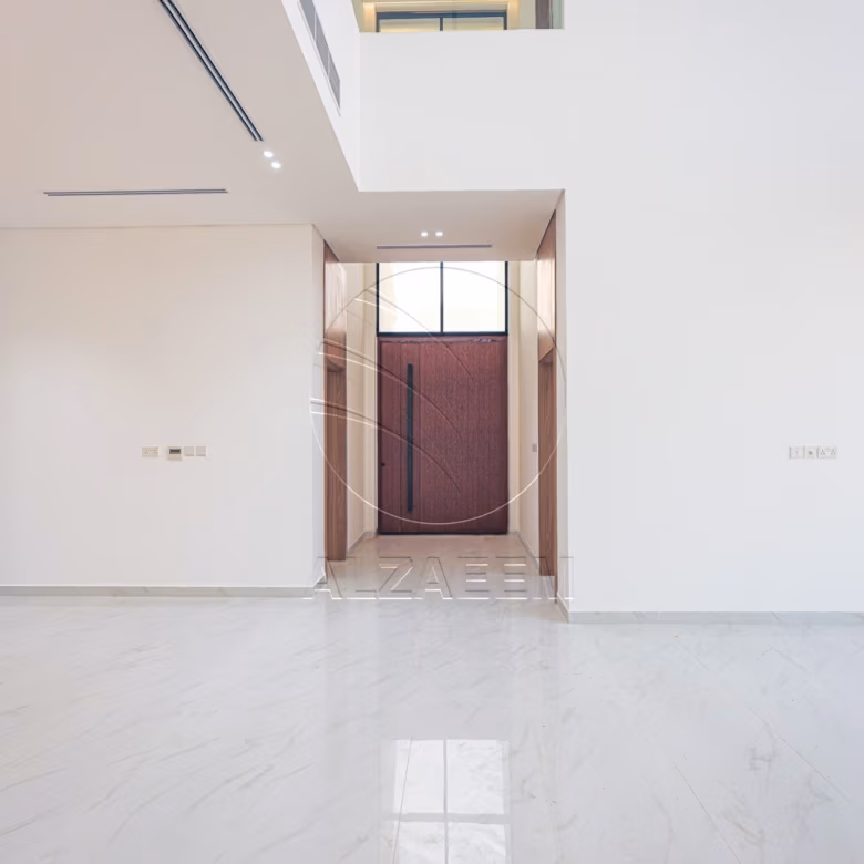 Corner | High Quality Finishing| High Ceiling