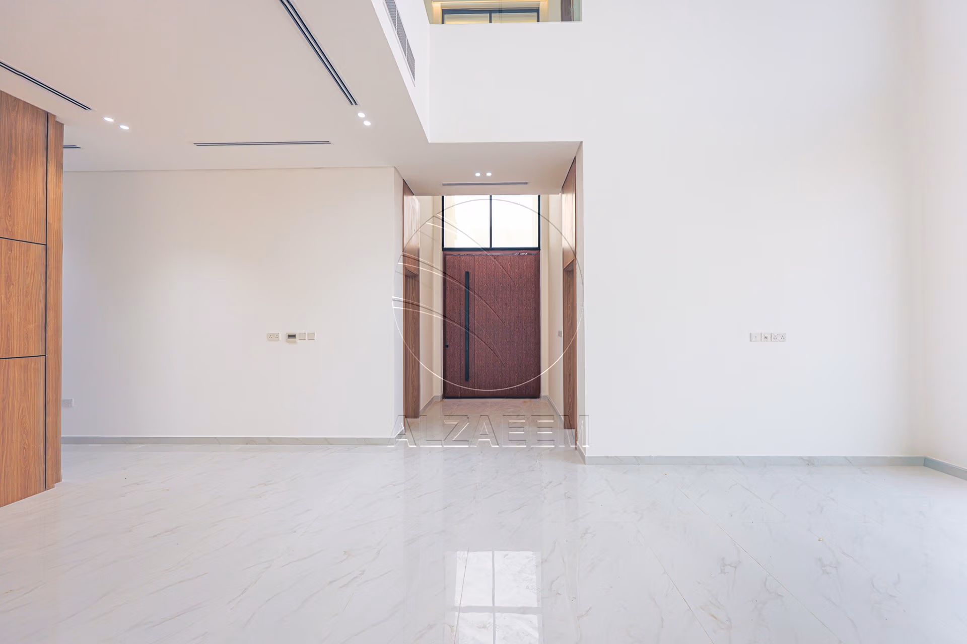 Corner | High Quality Finishing| High Ceiling