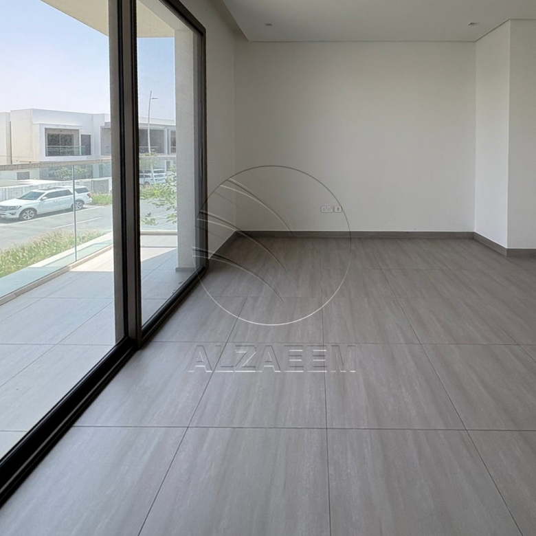 Single Row Corner | Ready to Move | PRIME LOCATION