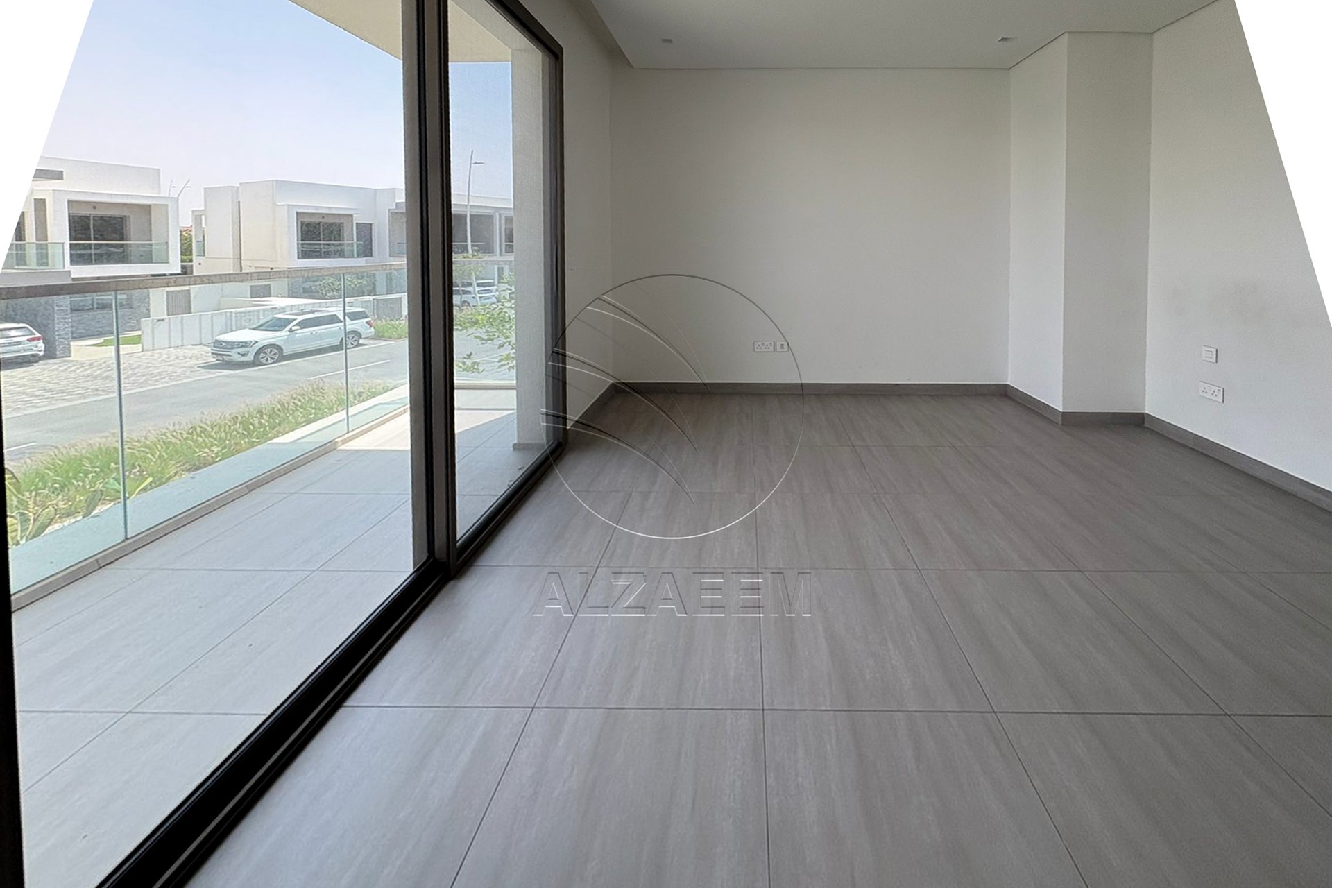 Single Row Corner | Ready to Move | PRIME LOCATION