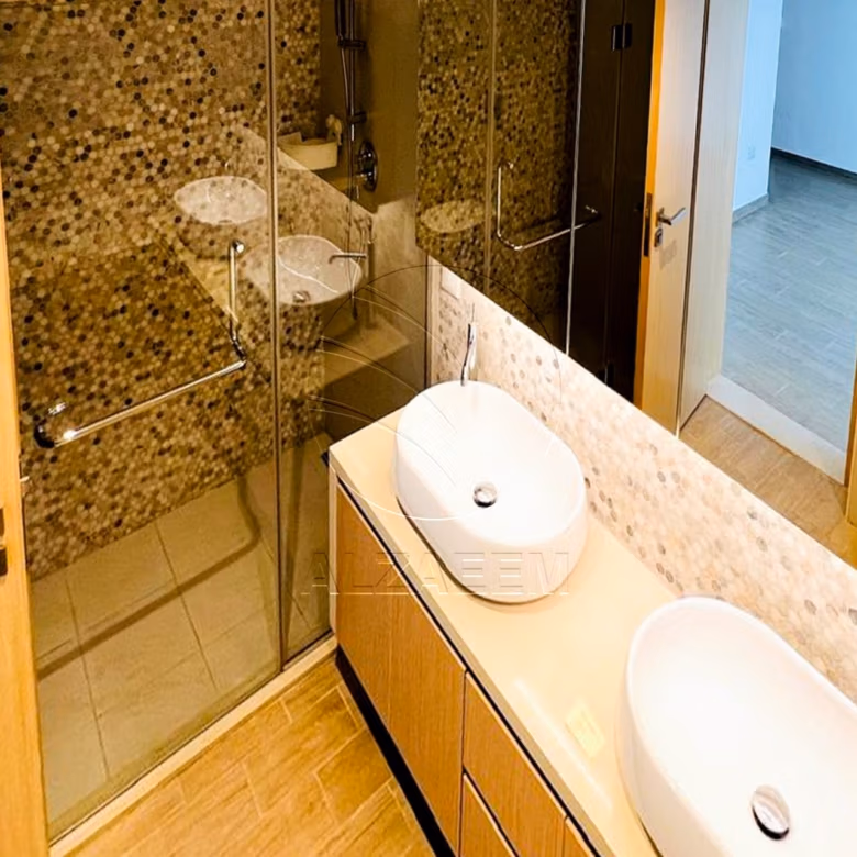 VACANT | High Floor | Partial Sea and Golf view
