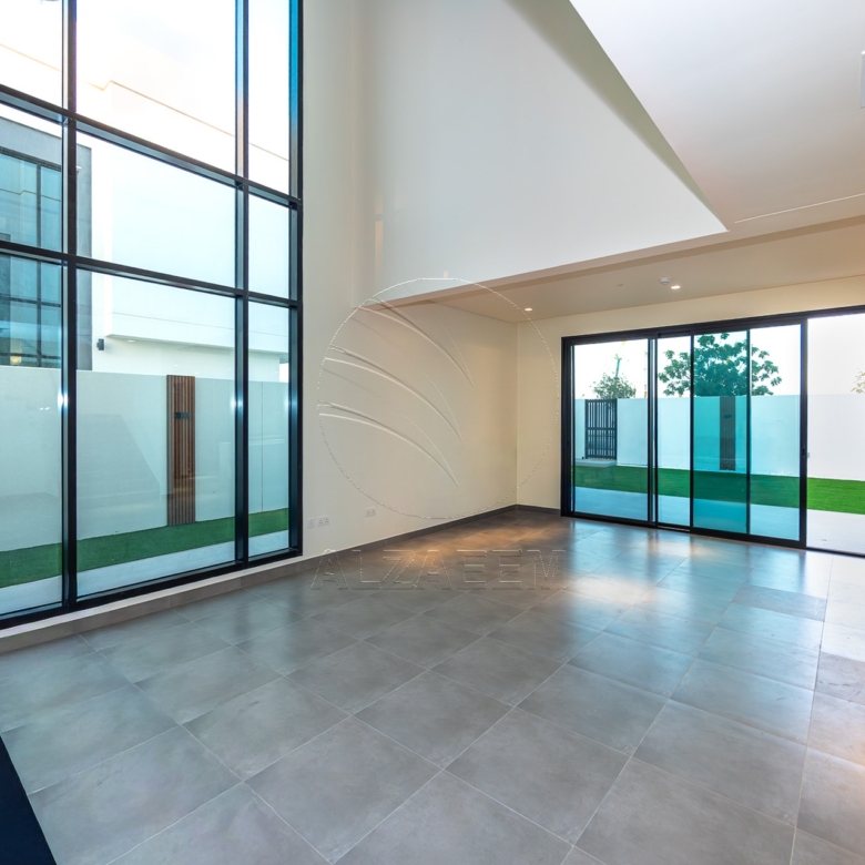 Stand Alone |Single Row -Corner | Golf Course View
