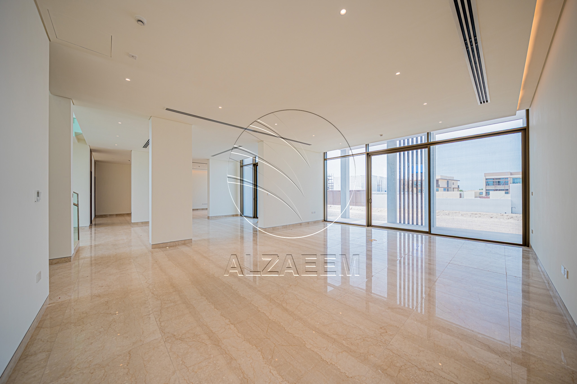 VACANT Exclusive V-5 SELECT | Partial Sea View