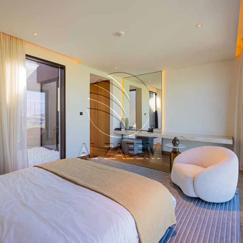 Alsidr | High Ceiling | Single Row Corner