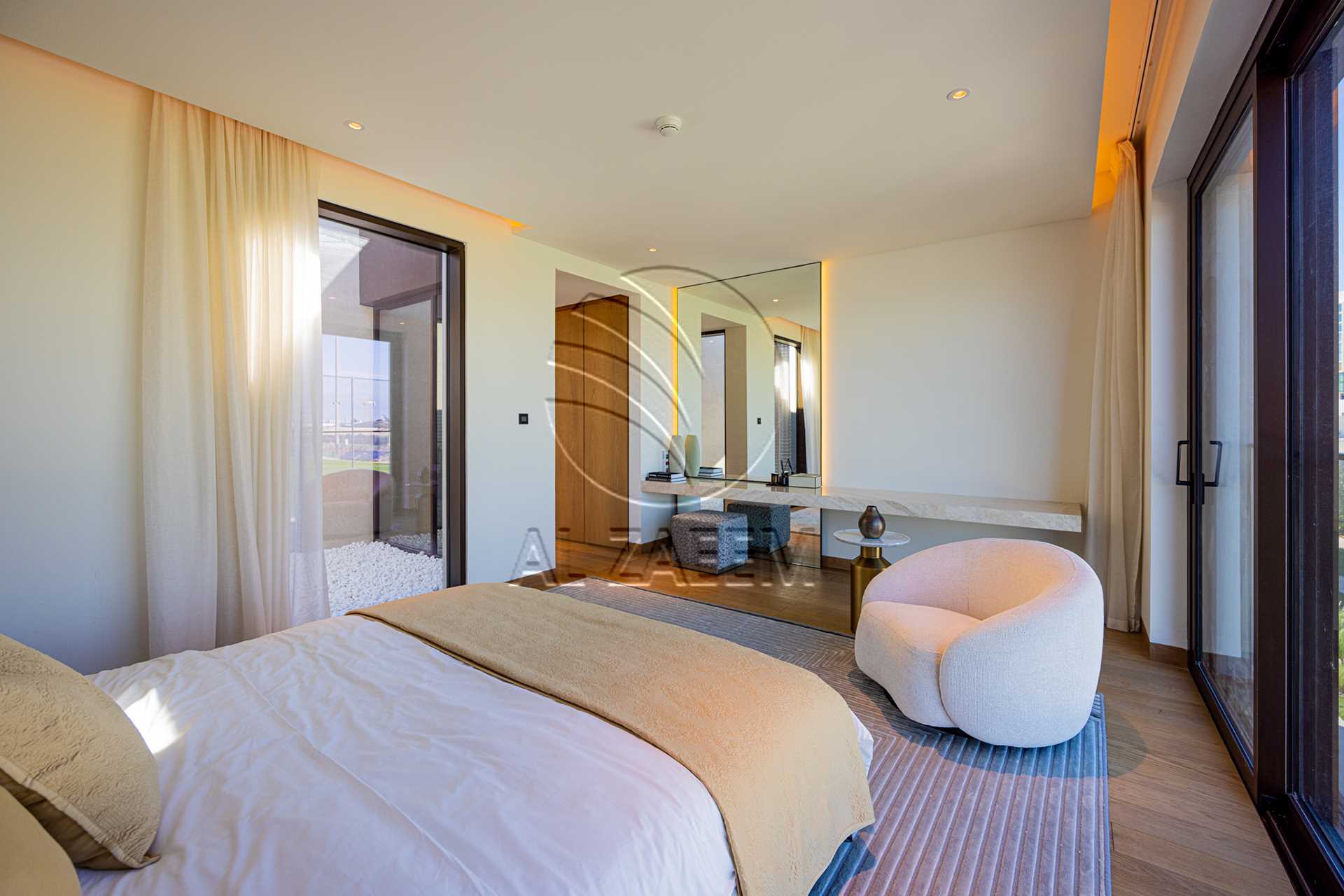 Alsidr | High Ceiling | Single Row Corner