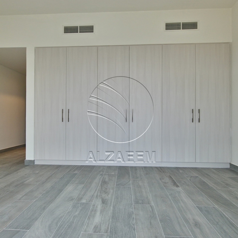 √ VACANT! Corner | Big Plot | Double Row √