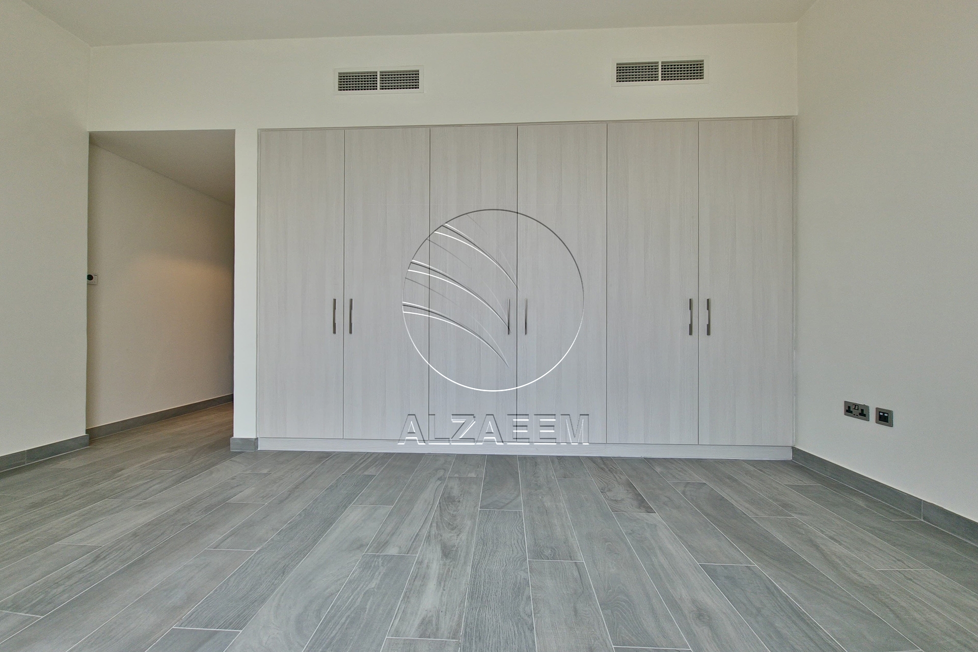 √ VACANT! Corner | Big Plot | Double Row √