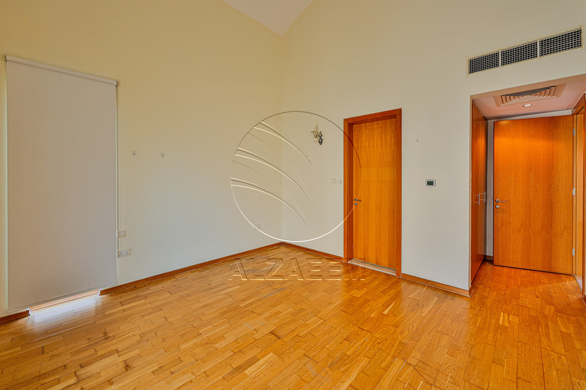 √ Private Pool | Type A | Tenanted | CORNER √