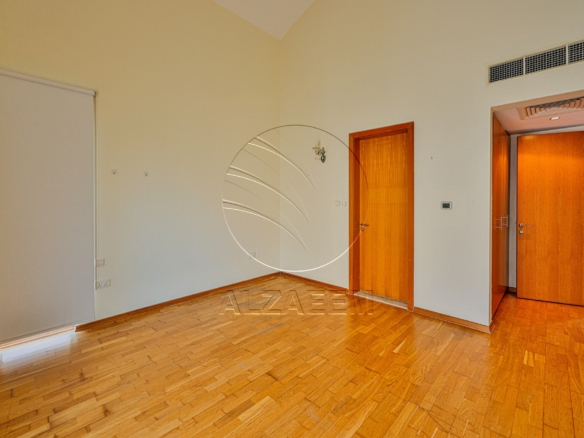 √ Private Pool | Type A | Tenanted | CORNER √