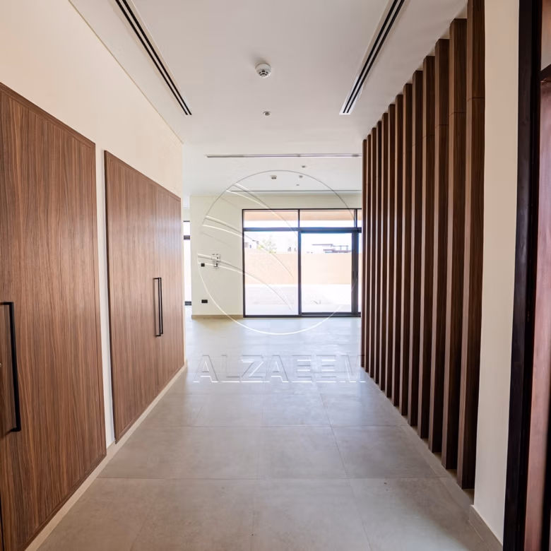 Single Row Villa | Huge Plot | Ready for Occupancy