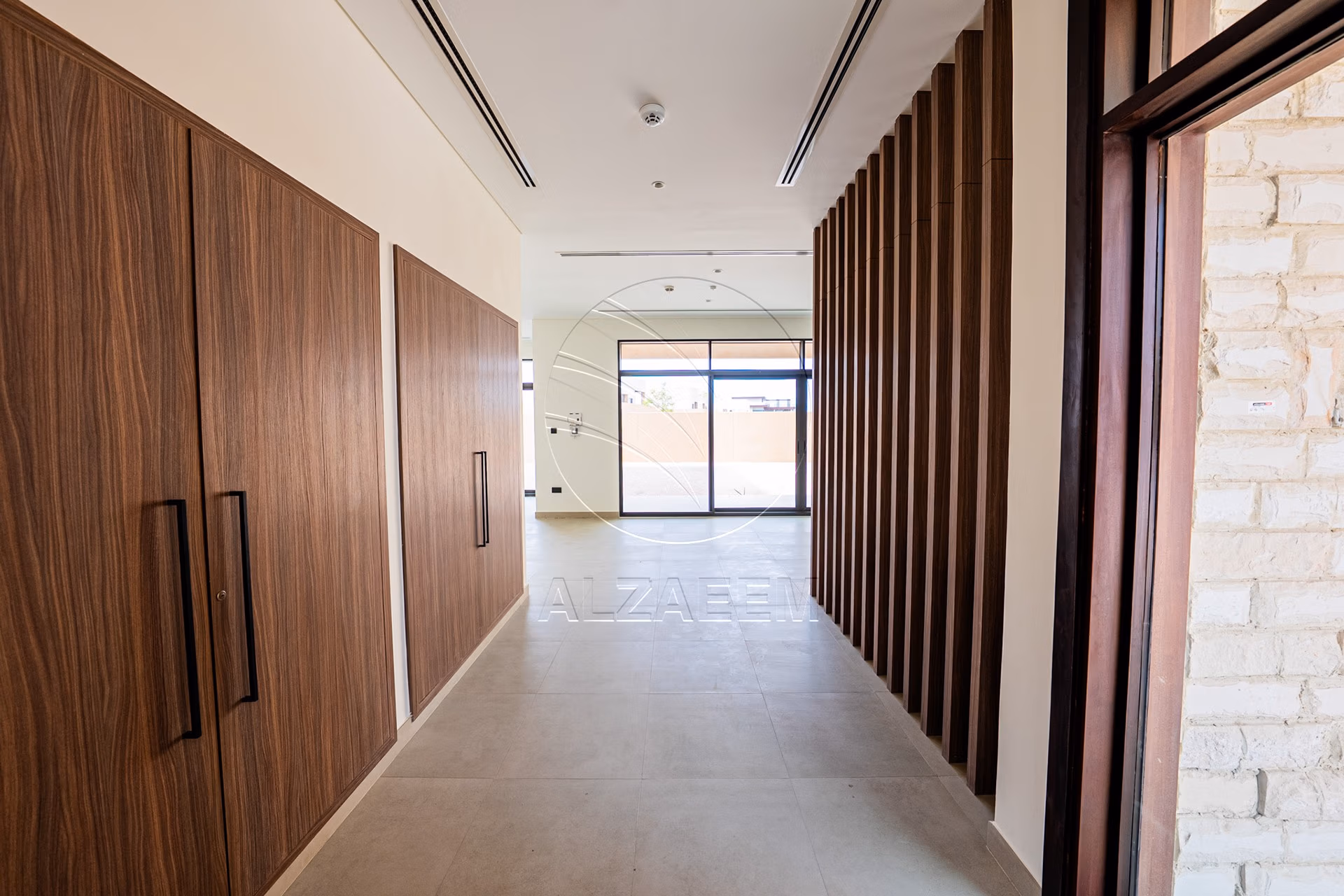 Single Row Villa | Huge Plot | Ready for Occupancy